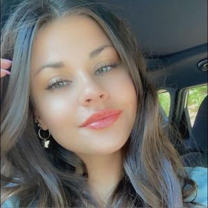 Meet your Posher, Macie